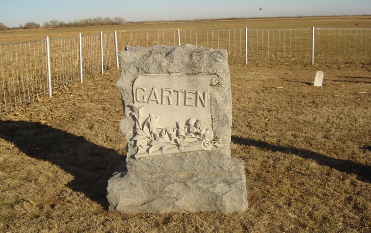 Garten Family Stone

The Forrest City/Garten Cemetery, Barber County, Kansas.

Photo by Nathan Lee.