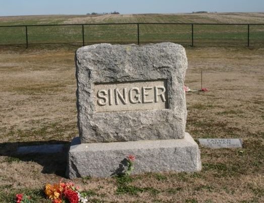 Gravestone for Luman Singer family

Mumford Cemetery, Barber County, Kansas.

Photo courtesy of Kim Fowles.