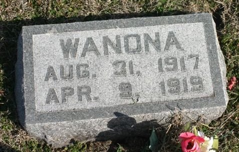 Gravestone for Wanona Singer

Mumford Cemetery, Barber County, Kansas.

Photo courtesy of Kim Fowles.