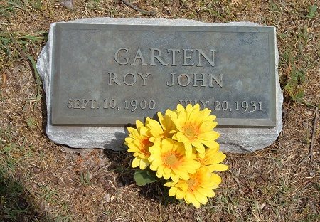 Gravestone for Roy John Garten, Sunnyside Cemetery, Sun City, Barber County, Kansas.