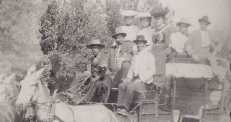 Last of Riley Lake Stages with Charles B. 'Keno' Armstrong driving. Taken in Medicine Lodge, Barber County, Kansas, early 1900's.

Photo from the collection of Carol (Lake) Rogers, courtesy of Kim Fowles.