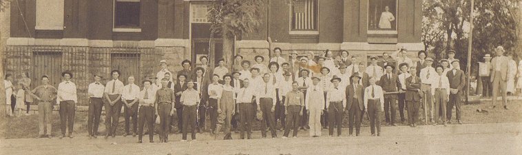 Veterans in front of the Barber County Court House, Medicine Lodge, Kansas, 26 June 1919.

Photo courtesy of Kim Fowles.