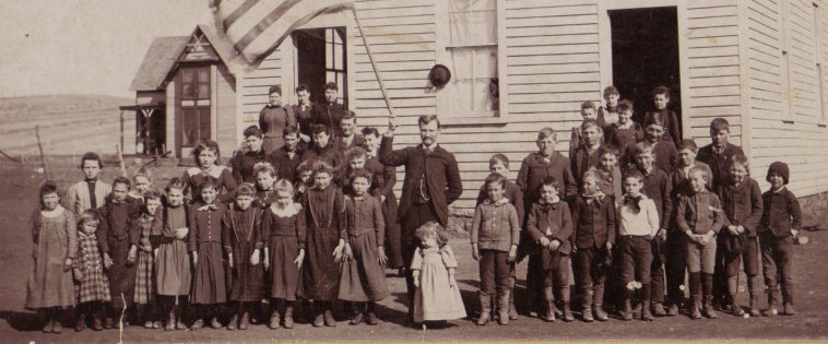 Sun City School prior to 1901, Barber County, Kansas.

The teacher MAY be J.E. Thomas.

From Elloise Leffler's photo collection, courtesy of Kim Fowles.