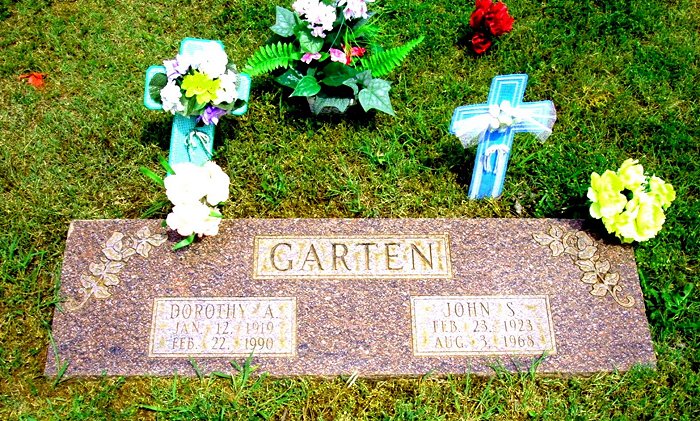 Gravestone for John S. and Dorothy A. Garten, Sunnyside Cemetery, Sun City, Barber County, Kansas.

Photo courtesy of Bonnie (Garten) Shaffer.