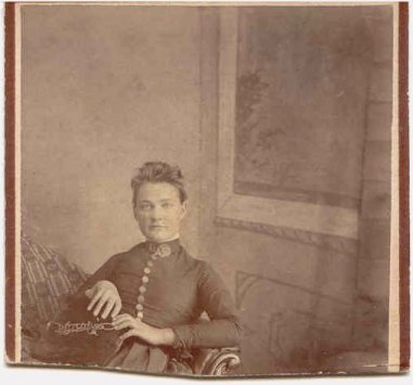 Hattie Lee Owens.

Photo taken in West Virginia.

Photo from the collection of Kim (Hoagland) Fowles.