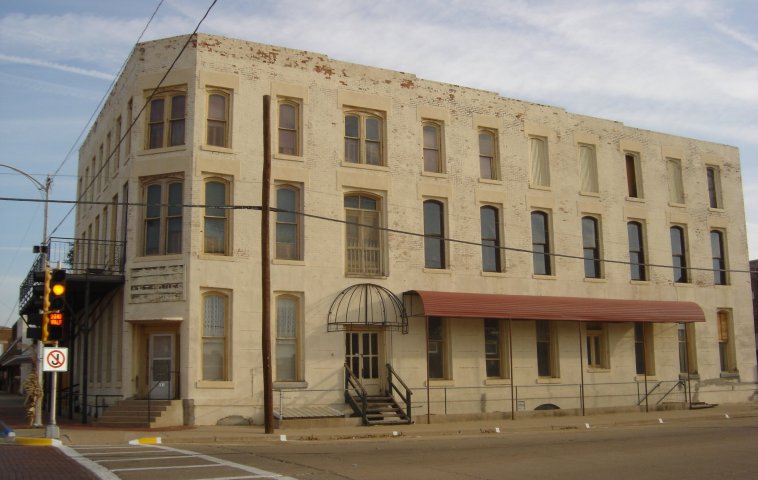 The Grand Hotel, Medicine Lodge, Barber County, Kansas.

Photo by Nathan Lee, October 2006.

CLICK HERE to view much larger image.