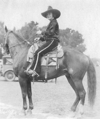 The great rodeo cowgirl Fox Hastings in 1923.

Photo by Homer Venters.