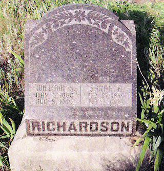 William & Sarah Richardson. Gravestone in Aetna Cemetery, Barber County, Kansas. Photo courtesy of Phyllis Scherich.