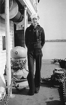 Calvert Sims, U.S. Navy. Photo courtesy of Calvert Sims.  Thanks to Bobbi Huck for scanning and sending this photo.