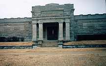 Highland-Abbey-sm.jpg - 5271 Bytes