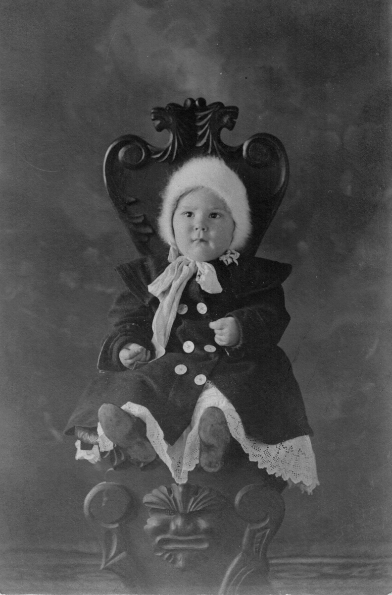 Photo of unknown child.