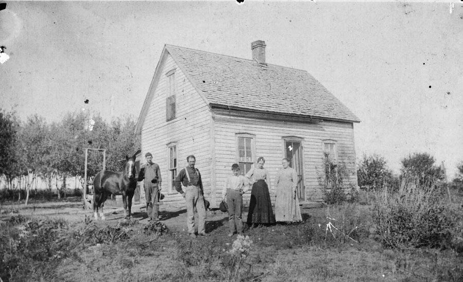 Photo of Hriam M. Graden and Ella