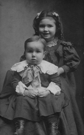 Photo of Lottie and Merlin Barr