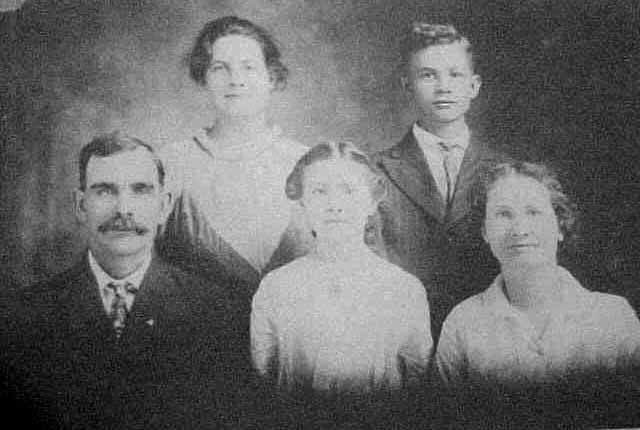 Photo of the Sam Murphy Family