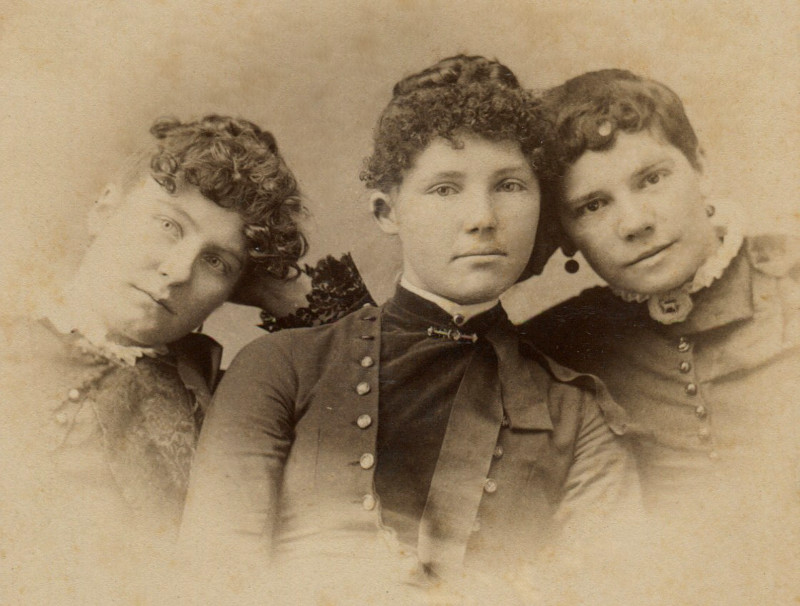 Photo of unknown woman.
