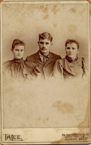 Photo of Magdalina, Peter & Elizabeth Koehler