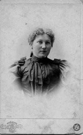 Photo of unknown woman.