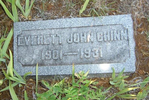 Gravestone of Everett John Chinn,
The Bender-Chinn Cemetery,
Barber County, Kansas.

Photo by Nathan Lee, 31 July 2006.