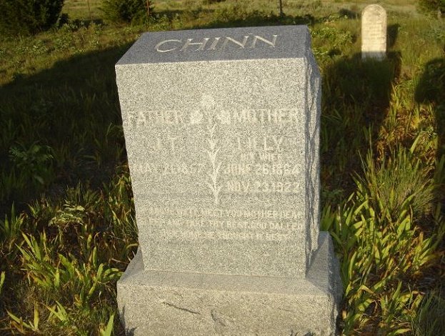 Gravestone of John Thomas Chinn and Lilly Chinn,
The Bender-Chinn Cemetery,
Barber County, Kansas.

Photo by Nathan Lee, 31 July 2006.