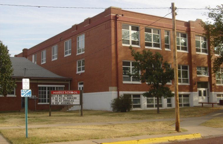 Medicine Lodge Middle School, old Lincoln Library at left.

Photo by Nathan Lee, October 2006.